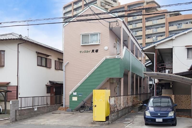 サンスカイ貝塚駅前
