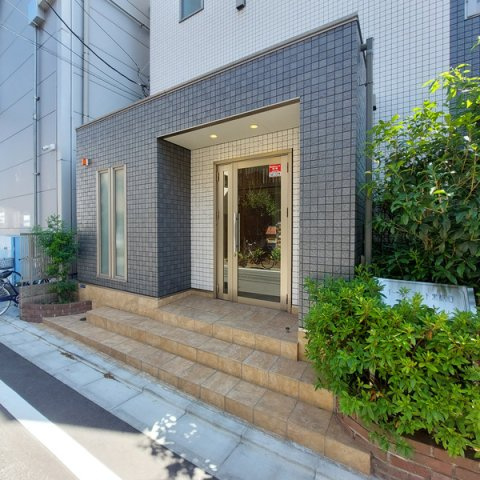 イーストコート東糀谷のエントランス