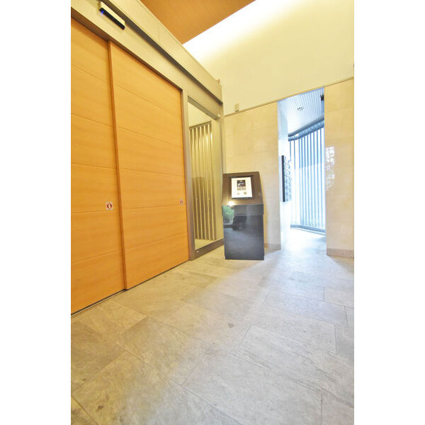 名古屋市中区大須３丁目の賃貸マンションのエントランス