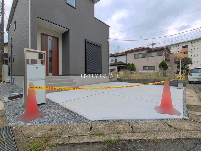 草加市新栄4丁目 新築分譲住宅の駐車場