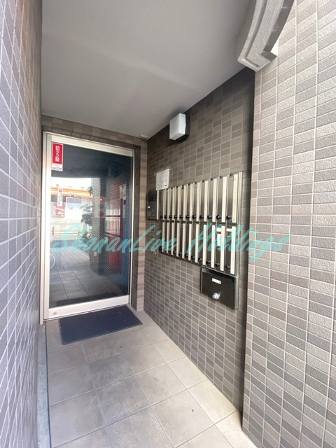 藤沢市下土棚の賃貸マンションのエントランス