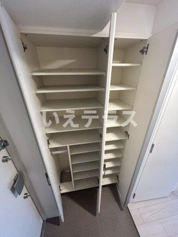 クロスレジデンス神戸元町の収納