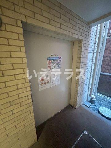 クロスレジデンス神戸元町のロビー