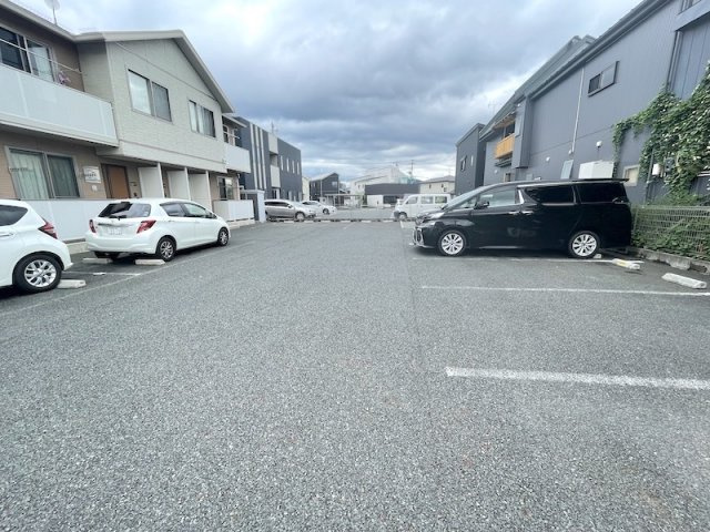 ジェミニ向中野　壱番館の駐車場