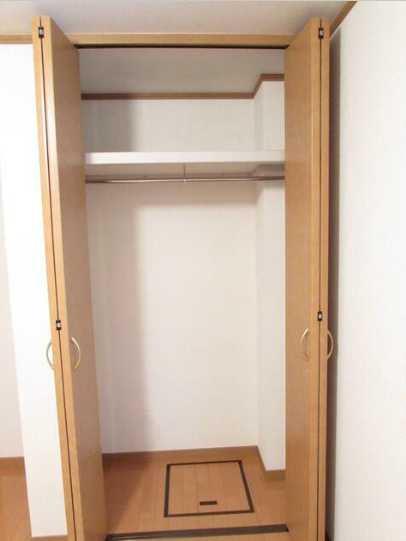 青木町戸建の収納