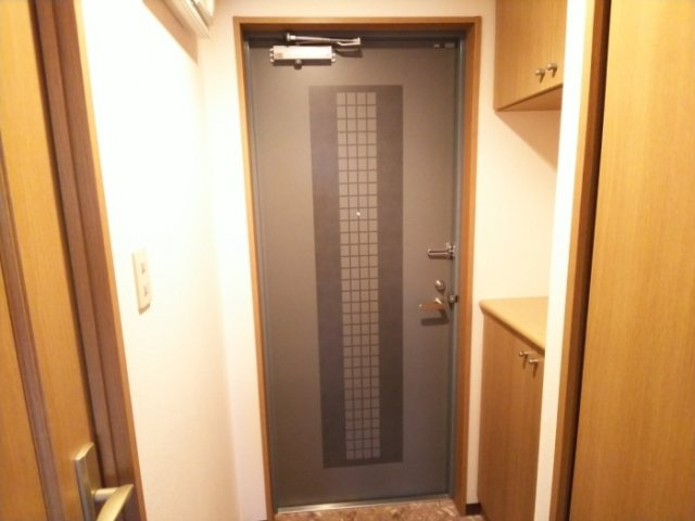 タッチ塚口の玄関