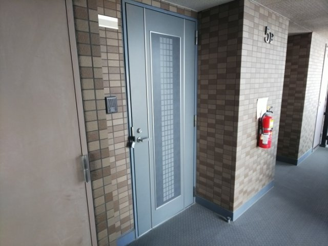 タッチ塚口のエントランス