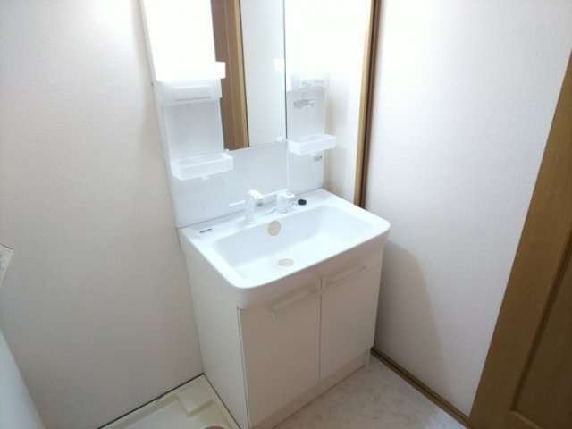タッチ塚口の洗面所