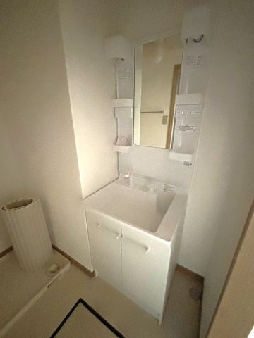 渋谷区本町３丁目の賃貸マンションの独立洗面台|朝の身支度には欠かせない独立洗面化粧台