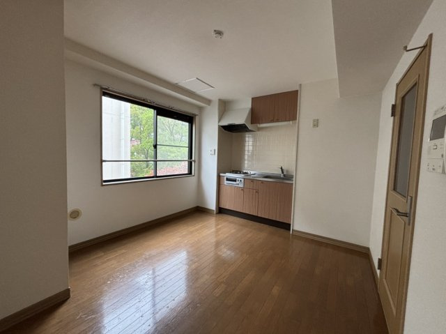 渋谷区本町３丁目の賃貸マンションの居間・リビング|ゆったりとした居間です