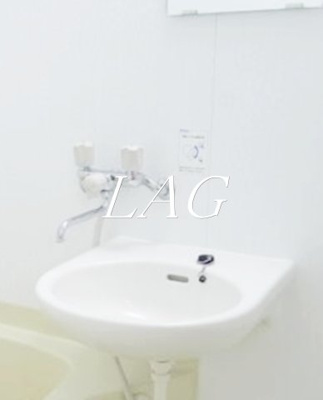 【洗面所】 | いつみハイツ | 洗面台です。