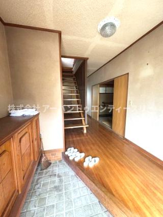 青梅市柚木町1丁目貸家の玄関