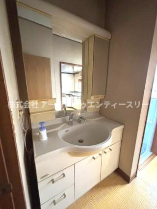 青梅市柚木町1丁目貸家の洗面所