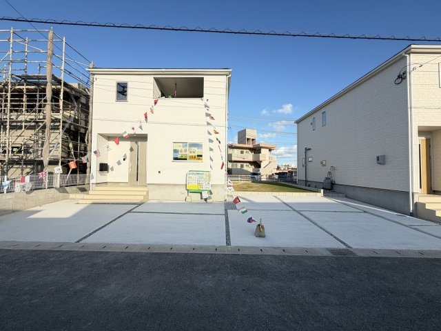 読谷村大湾　第2（全2棟）ラスト1号棟の外観|1号棟　並列駐車3台可♪