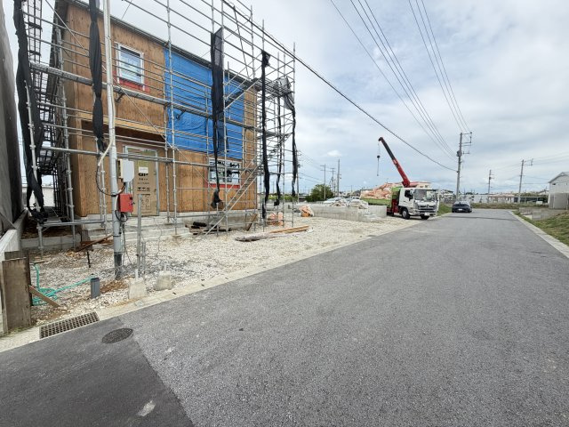 読谷村大湾　第2（全2棟）1号棟の前面道路含む現地写真|※西側公道6m♪