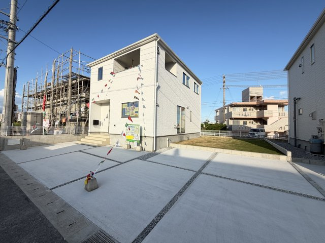 読谷村大湾　第2（全2棟）ラスト1号棟の外観|1号棟　並列駐車3台可♪