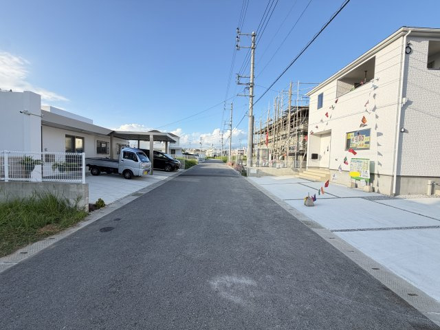 読谷村大湾　第2（全2棟）ラスト1号棟の前面道路含む現地写真|※西側公道6m♪