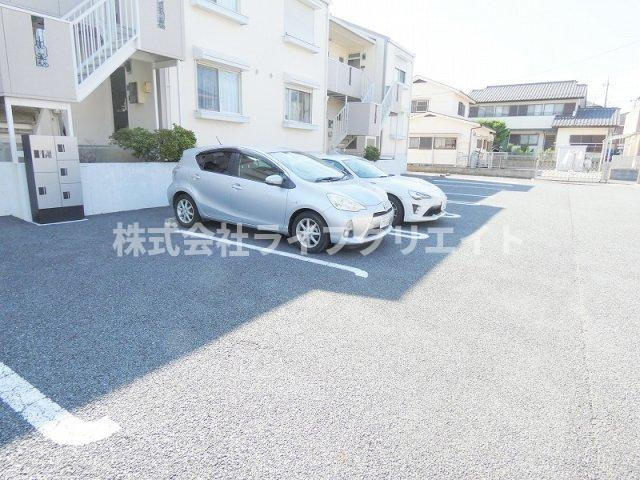 グリーンハイツの駐車場