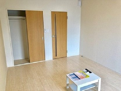 クレイノルーチェ　デル　ソーレの寝室|落ち着いた色調の寝室です