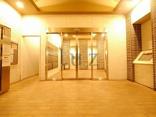 スパシエルクス横浜のエントランス
