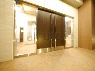 スパシエルクス横浜のエントランス