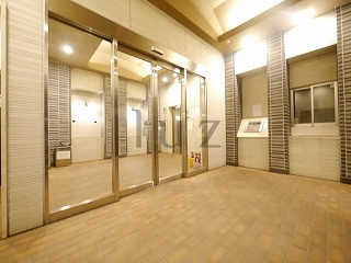 スパシエルクス横浜のエントランス