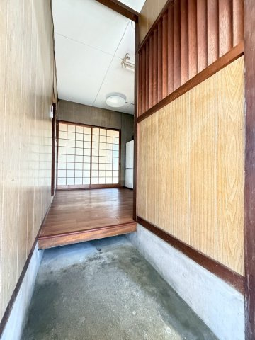 神戸市垂水区下畑町のアパートのエントランス