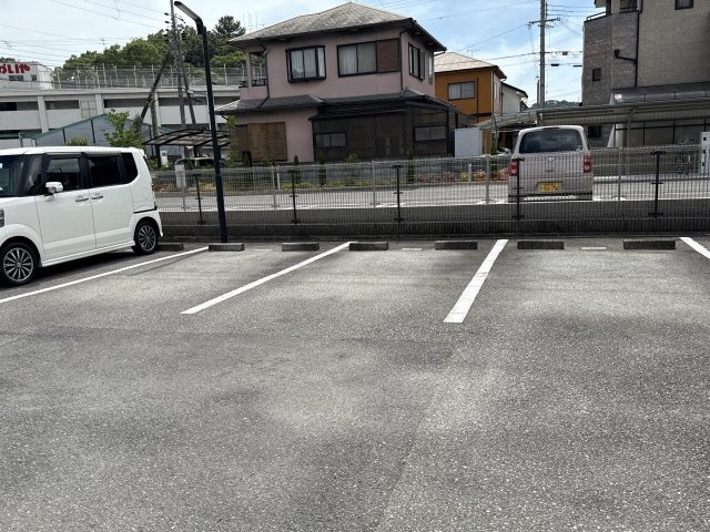 グリーンコートBの駐車場