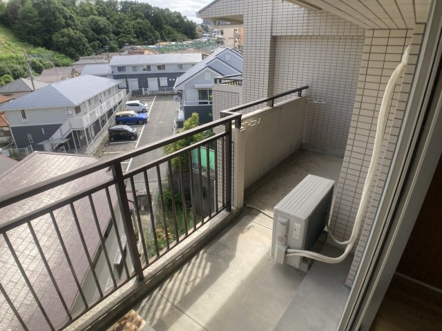 ロイヤル神戸山の街のバルコニー|日当たりの良いバルコニー