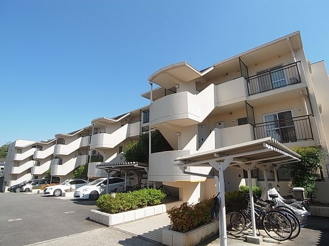 ロイヤル神戸山の街の外観|閑静な住環境の低層マンション