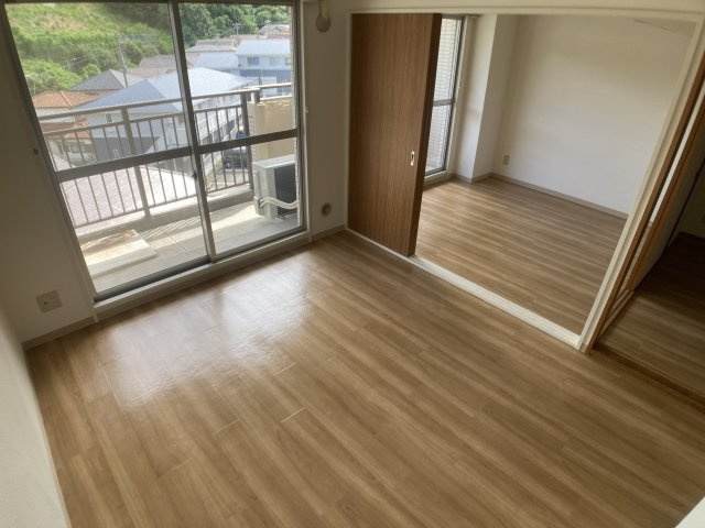 ロイヤル神戸山の街の居間・リビング|カウンターキッチンタイプは人気の条件です