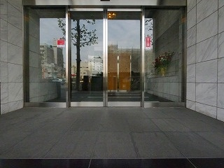 ロジュマン湘南のエントランス
