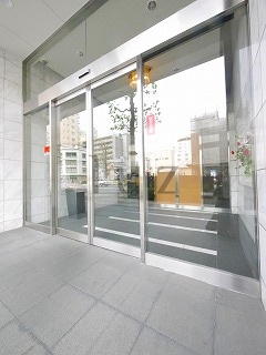 ロジュマン湘南のエントランス