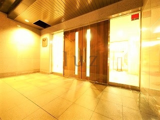 サンクレイドル横濱のエントランス
