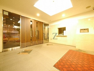 サンクレイドル横濱のエントランス