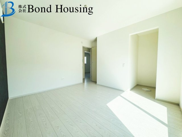 小学校まで徒歩8分　塩屋台2丁目1期　新築限定1棟の洋室
