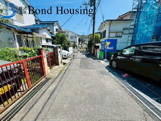小学校まで徒歩8分　塩屋台2丁目1期　新築限定1棟の前面道路含む現地写真