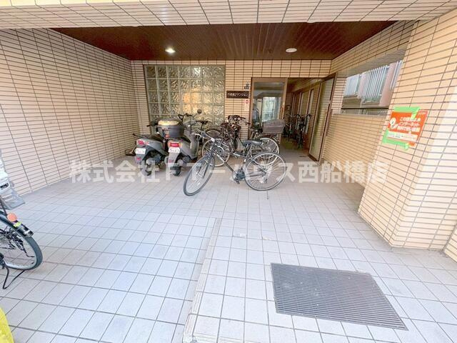 行徳第２マンションのエントランス