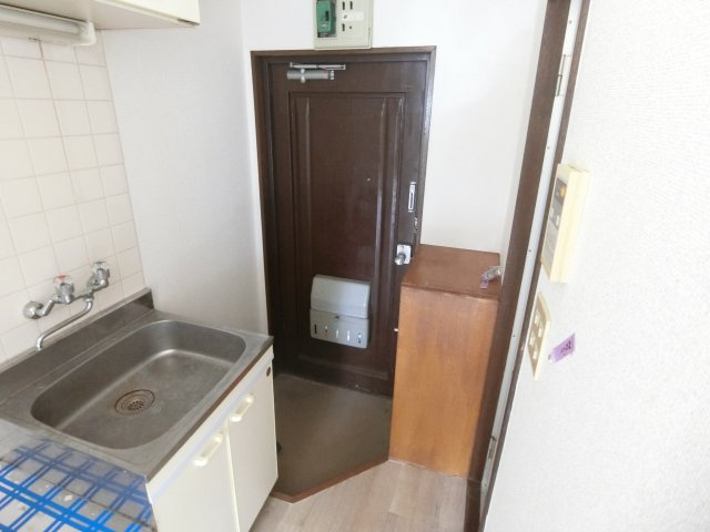 長澤ハイツの玄関