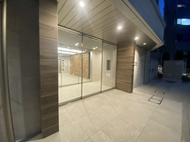 ALTERNA東池袋のエントランス