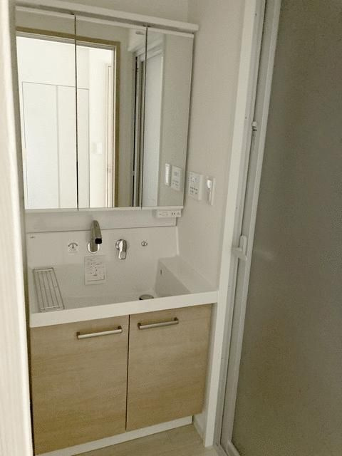 ＴＨＲＥＥＧＡＴＥ　ＢＬＤＧの独立洗面台