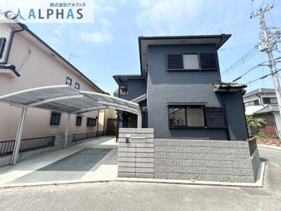 【外観】 | 加古川市平岡町二俣　一戸建て | ■カーポートがあり、雨に濡れずに乗り入れ可能♪