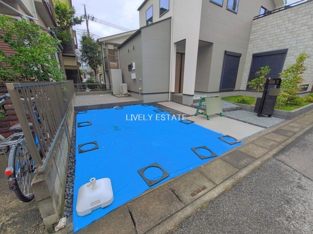 越谷市花田2丁目 新築分譲住宅の駐車場