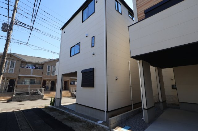 《仲介手数料無料》浦和区駒場１丁目16-15新築一戸建てKEIAI GRACEの外観