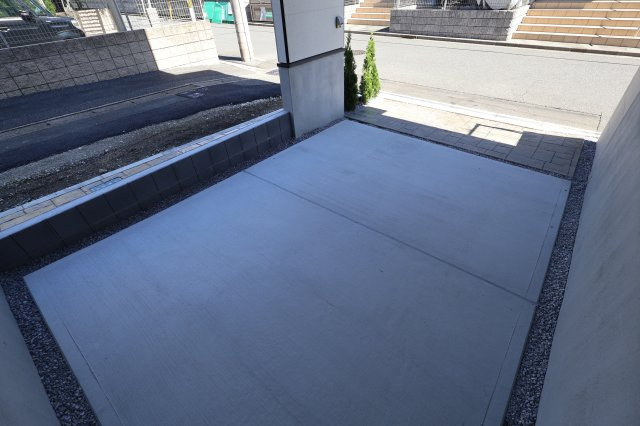 《仲介手数料無料》浦和区駒場１丁目16-15新築一戸建てKEIAI GRACEの駐車場
