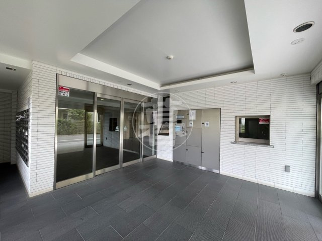 リステージ鵜の木ヴィルフレールのエントランス