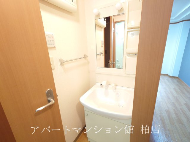 ピアリープレイスの独立洗面台