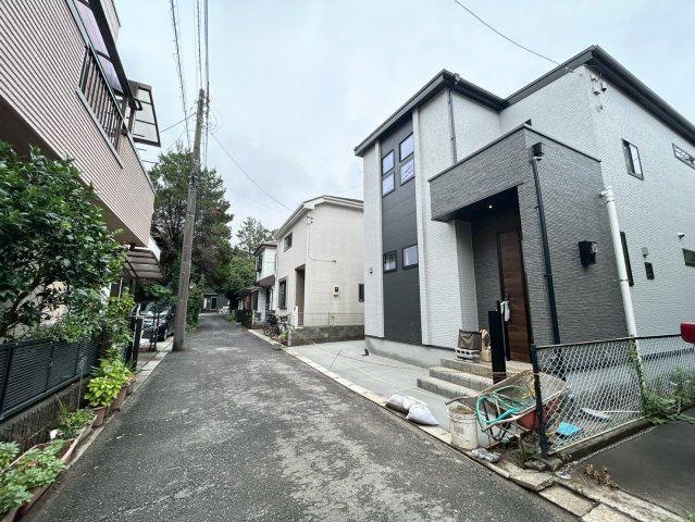 ふじみ野市駒西第6期―新築分譲住宅―全1棟のその他|街並みにゆとりを生む、開放感ある角地。光と風を贅沢に取り込む設計で、日々の暮らしに上質な彩りを。資産価値の高い立地で、将来を見据えた理想の住まいを実現します。