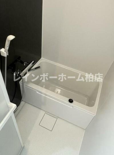 特典：仲介手数料が無料です!!の浴室