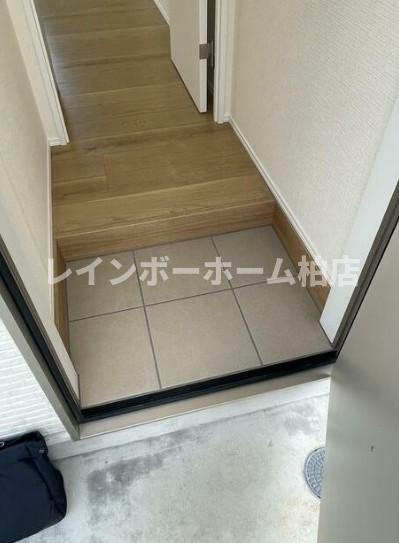 特典：仲介手数料が無料です!!の玄関